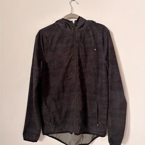 Vuori Men's Dark Camo Windbreaker